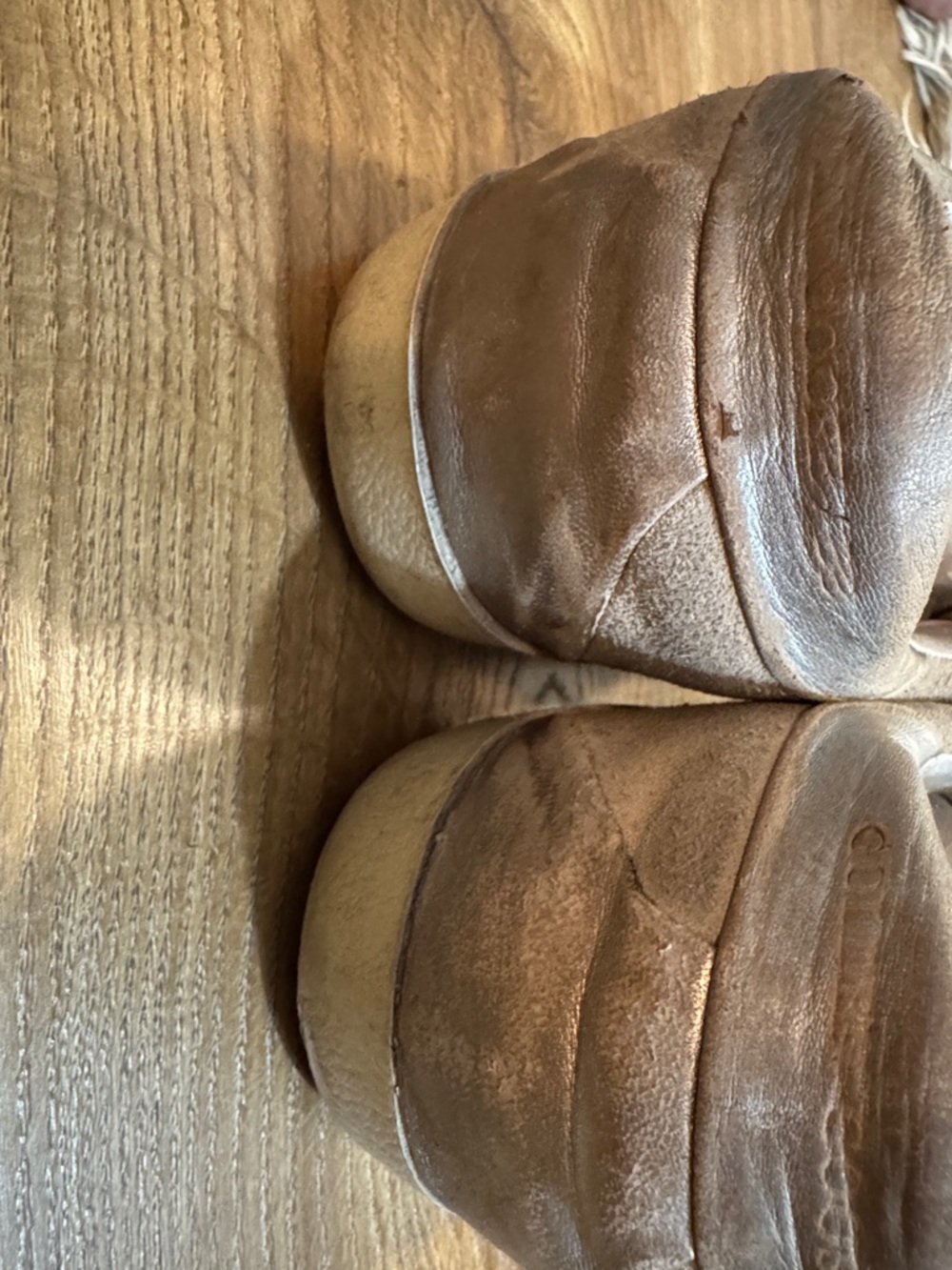 Golden Goose Beige Suede Star Sneakers with Laces - Picture 4 of 10